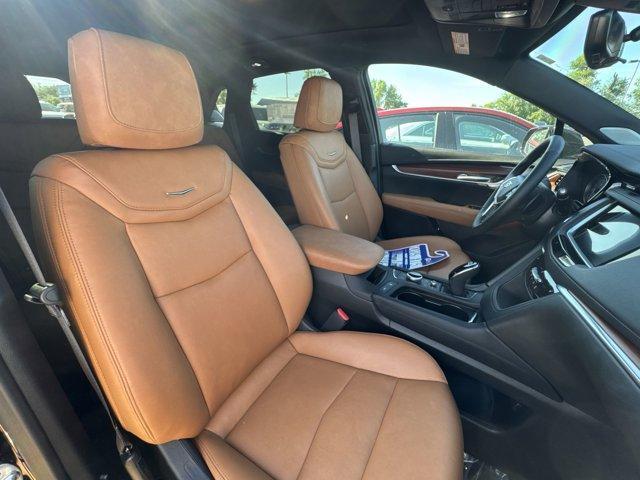 Photo of 2025 Stellar Black Metallic Cadillac XT5