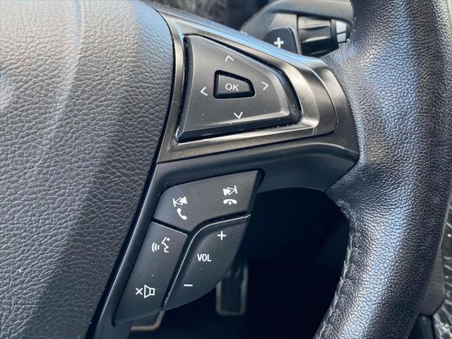 Photo of 2018 White Ford Fusion