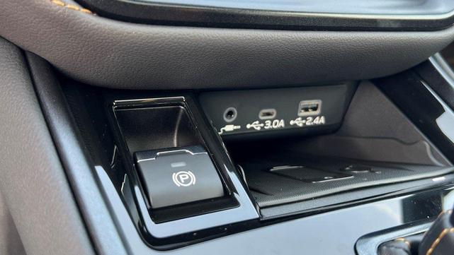 Photo of 2025 Ice Silver Metallic Subaru Outback