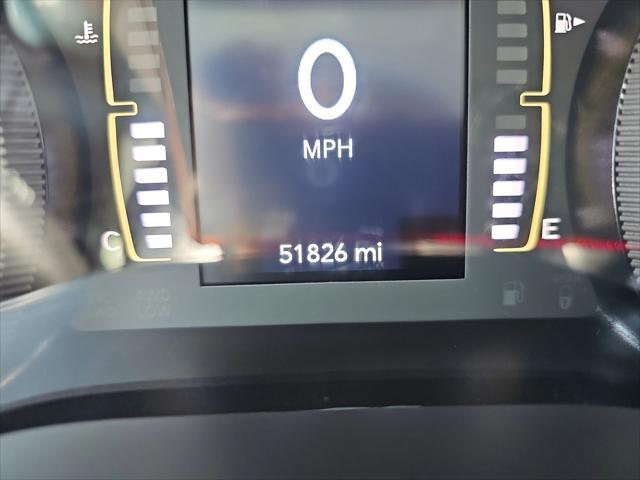 Photo of 2020 Diamond Black Crystal Pearlcoat Jeep Cherokee