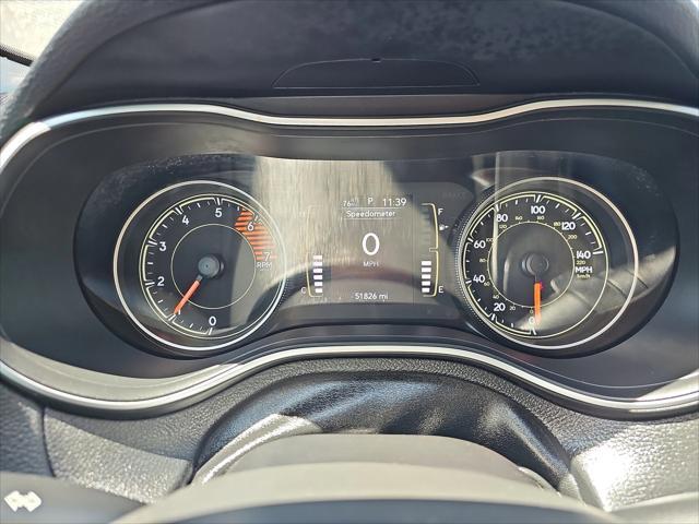 Photo of 2020 Diamond Black Crystal Pearlcoat Jeep Cherokee