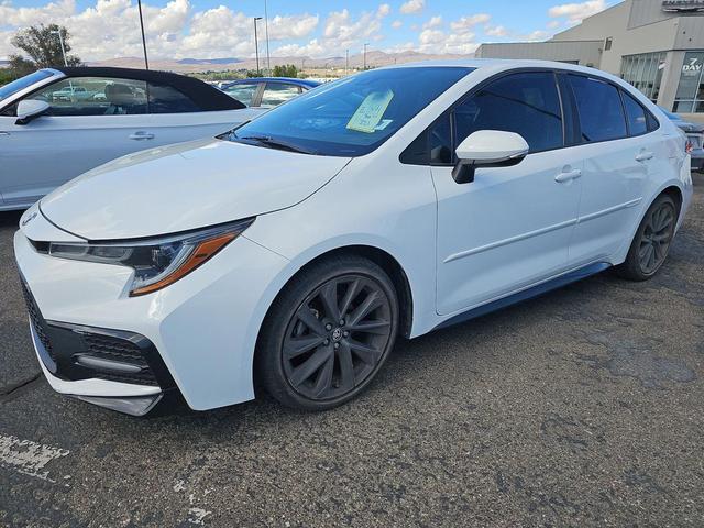Photo of 2021 Super White Toyota Corolla