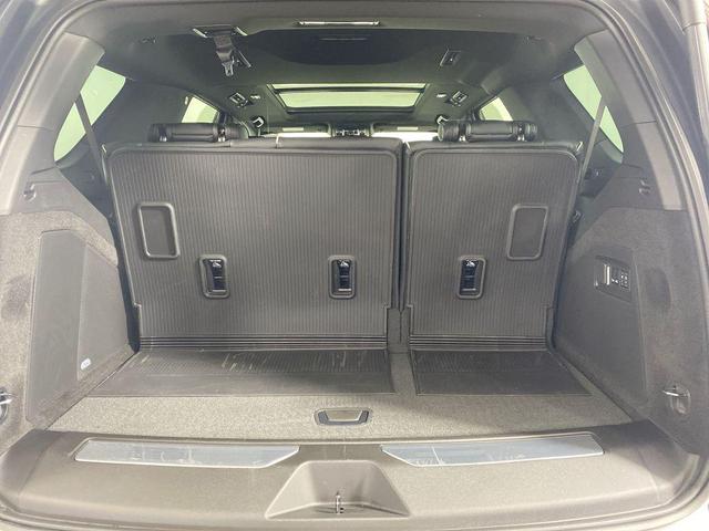 Photo of 2025 Crystal White Tricoat Cadillac Escalade