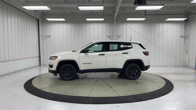 Photo of 2020 White Clearcoat Jeep Compass