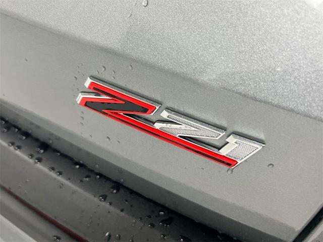 Photo of 2025 Sterling Gray Metallic Chevrolet Traverse