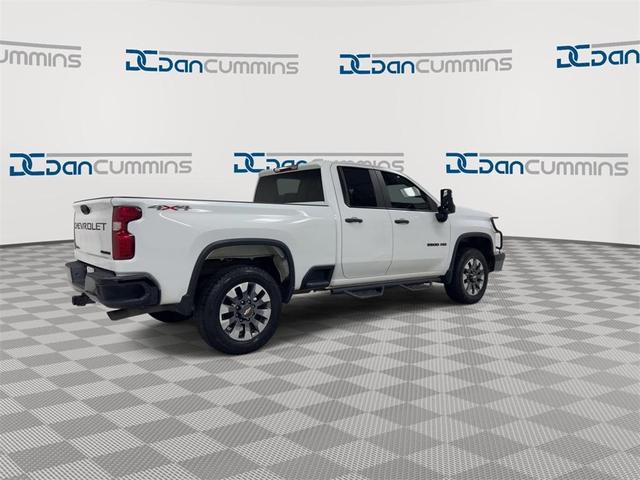 Photo of 2022 Summit White Chevrolet Silverado 2500