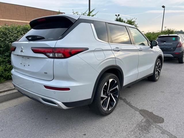 Photo of 2023 Gray Mitsubishi Outlander