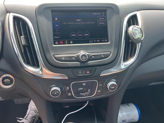 Photo of 2022 Silver Ice Metallic Chevrolet Equinox