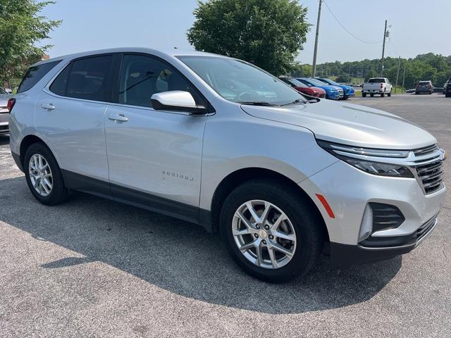 Photo of 2022 Silver Ice Metallic Chevrolet Equinox