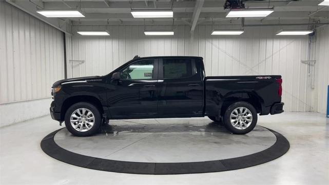 Photo of 2023 Black Chevrolet Silverado 1500