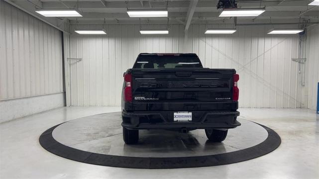 Photo of 2023 Black Chevrolet Silverado 1500