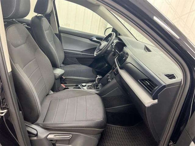 Photo of 2022 Deep Black Pearl Effect Volkswagen Taos
