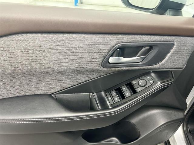 Photo of 2023 Brilliant Silver Metallic Nissan Rogue
