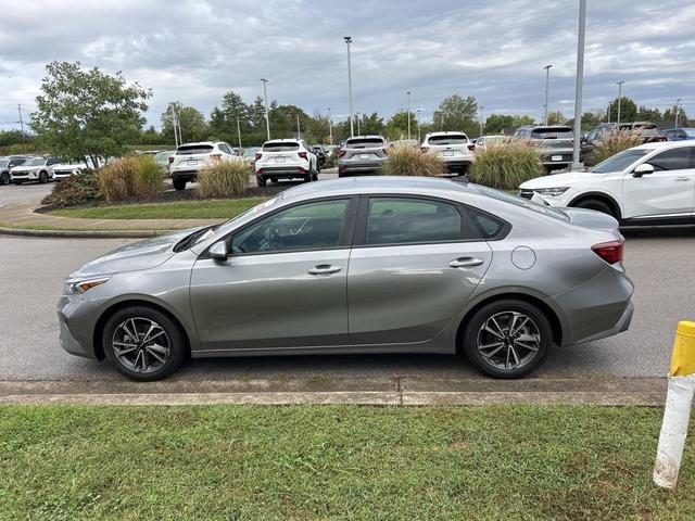 Photo of 2022 Steel Gray Kia Forte