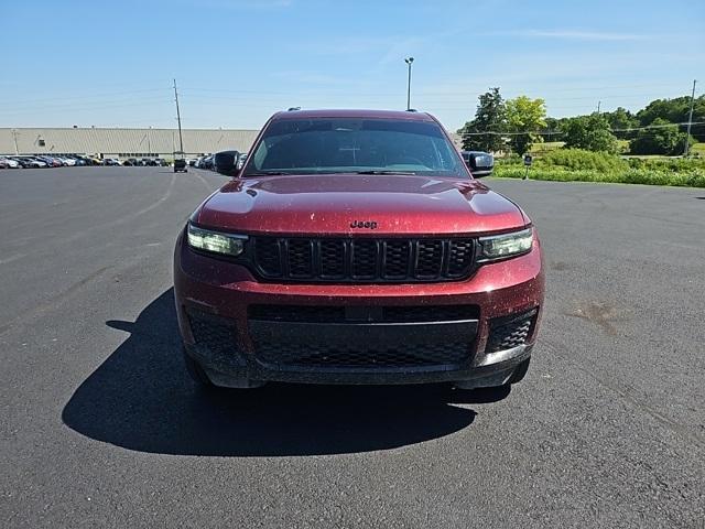 Photo of 2023 Velvet Red Pearlcoat Jeep Grand Cherokee L