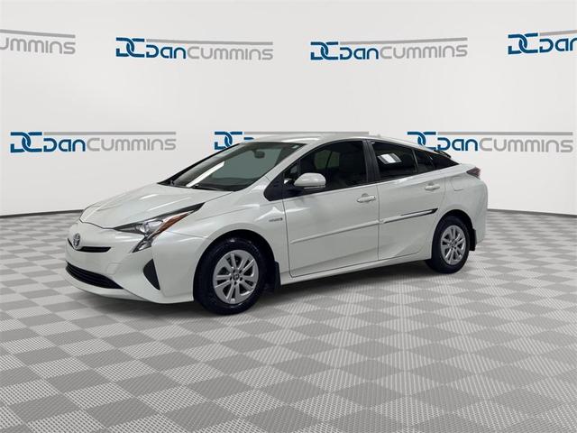 Photo of 2016 White Toyota Prius
