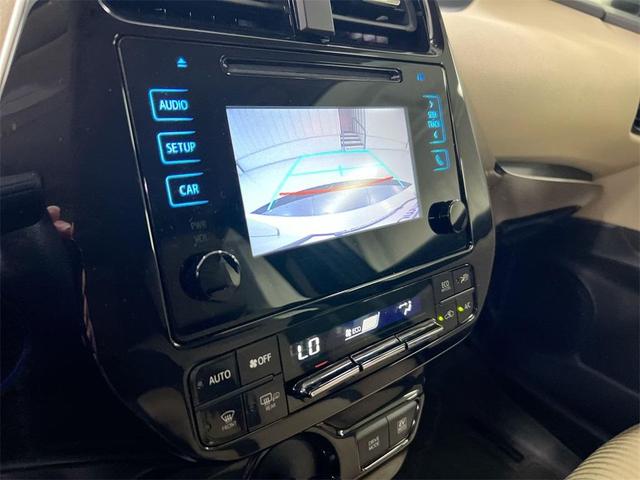 Photo of 2016 White Toyota Prius
