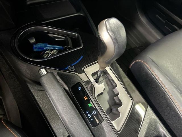 Photo of 2018 Super White Toyota RAV4