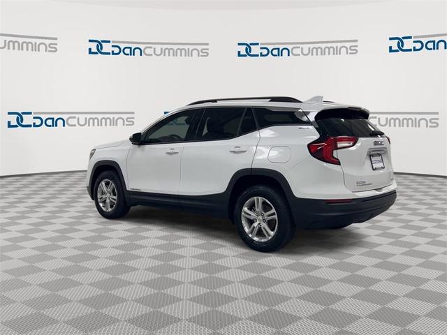Photo of 2023 Summit White GMC Terrain