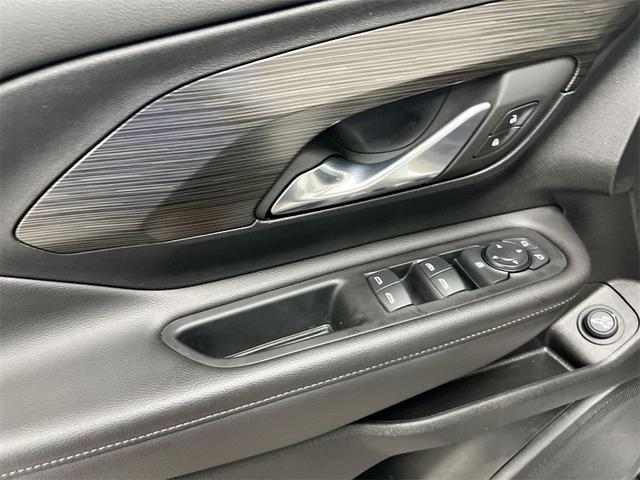 Photo of 2023 Summit White GMC Terrain