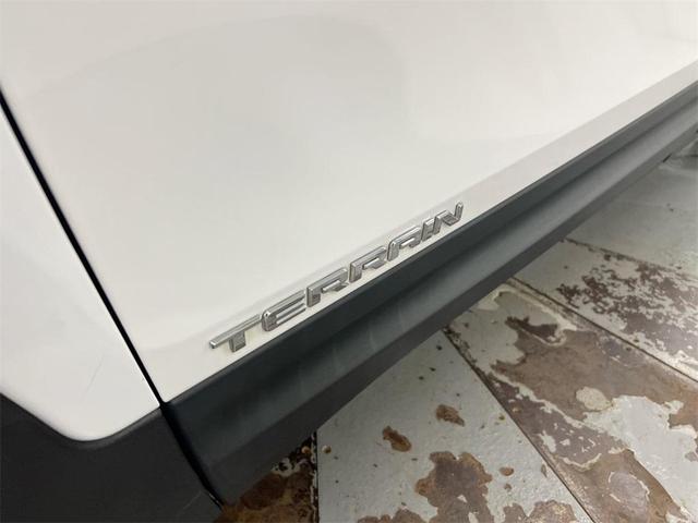 Photo of 2023 Summit White GMC Terrain