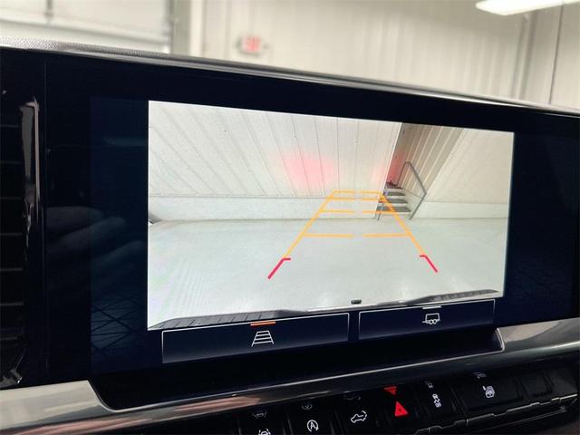 Photo of 2023 White Frost Tri-Coat GMC Sierra 1500