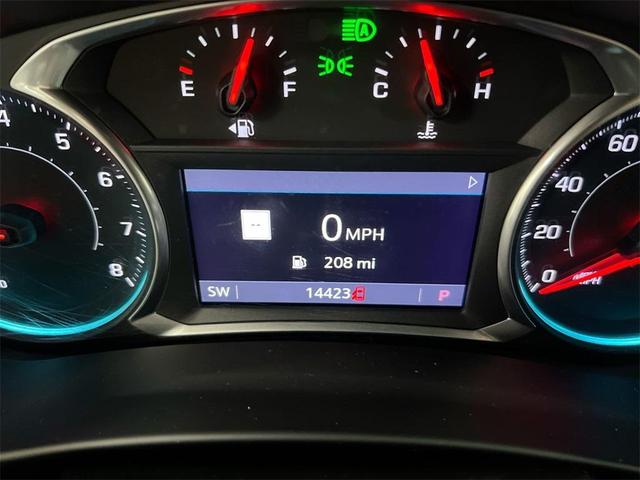 Photo of 2022 Silver Ice Metallic Chevrolet Equinox