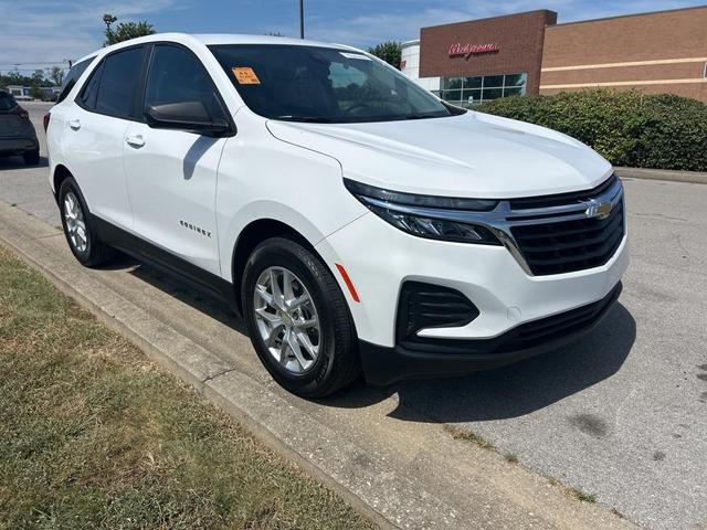 Photo of 2023 Summit White Chevrolet Equinox