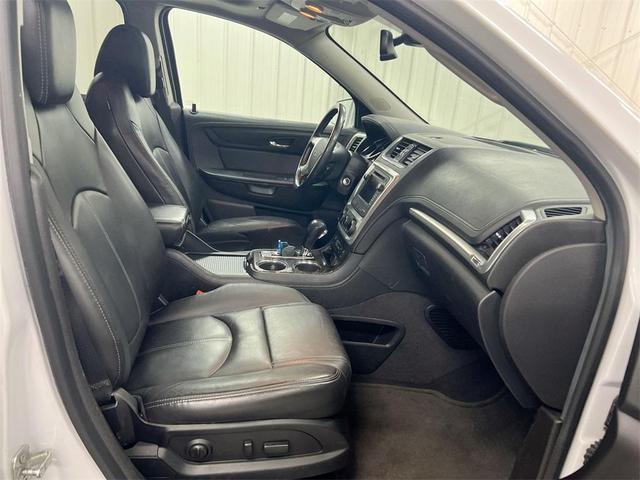 Photo of 2016 White Frost Tri-Coat GMC Acadia
