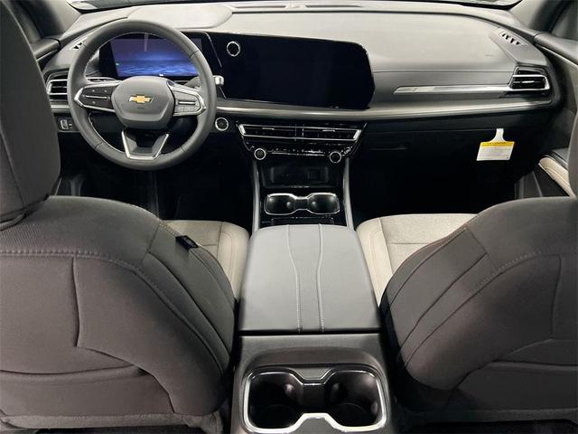 Photo of 2026 Mosaic Black Metallic Chevrolet Traverse