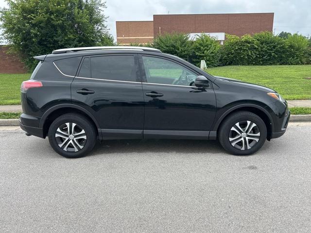 Photo of 2016 Black Toyota RAV4