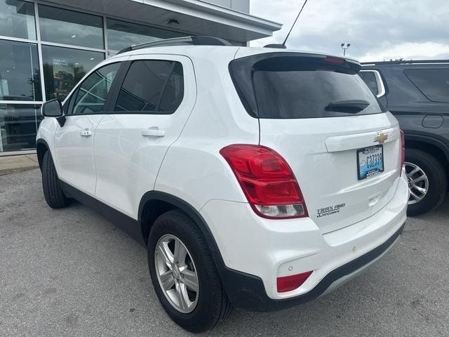Photo of 2022 Iridescent Pearl Tricoat Chevrolet Trax