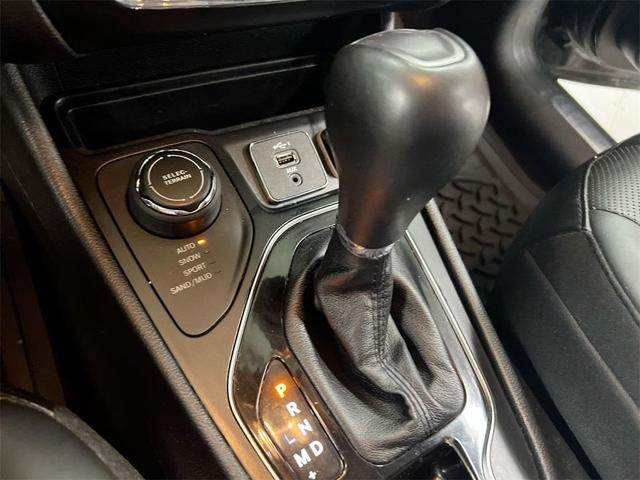 Photo of 2020 Diamond Black Jeep Cherokee