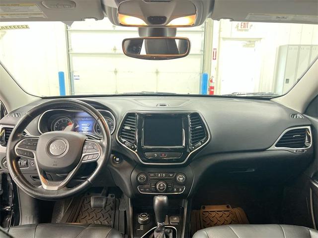 Photo of 2020 Diamond Black Jeep Cherokee