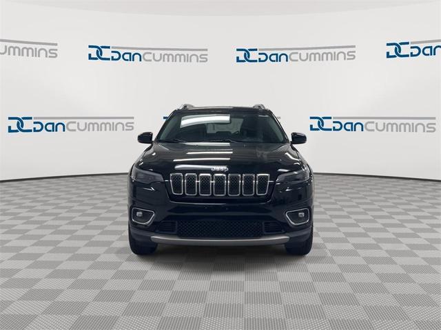 Photo of 2020 Diamond Black Jeep Cherokee