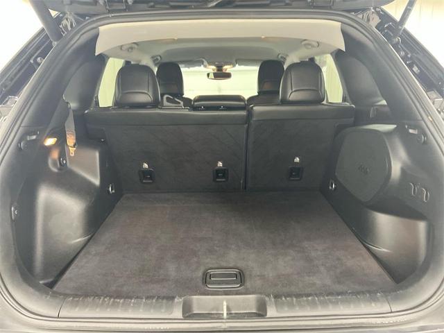 Photo of 2020 Diamond Black Jeep Cherokee