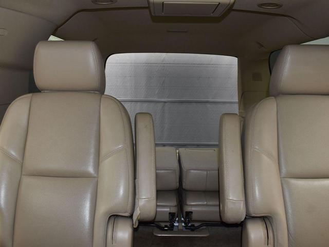 Photo of 2013 White Chevrolet Suburban