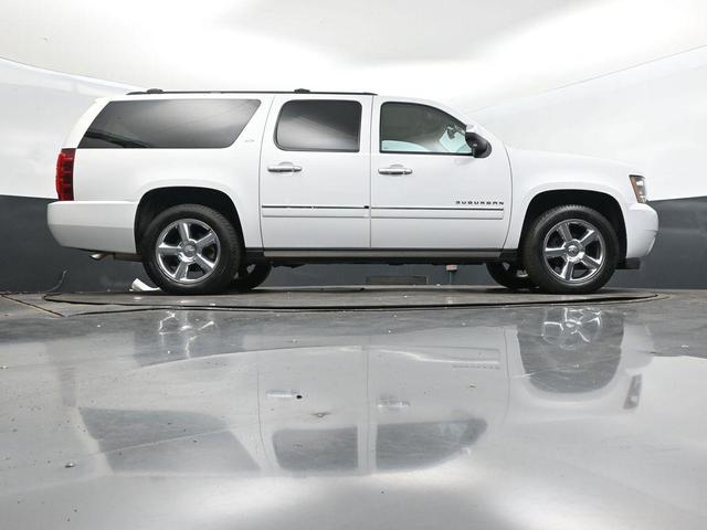 Photo of 2013 White Chevrolet Suburban