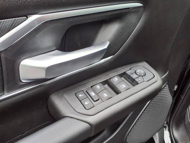 Photo of 2025 Diamond Black RAM 1500