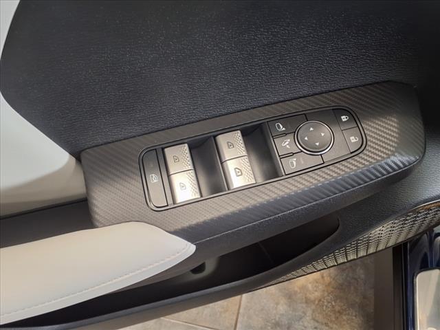 Photo of 2025 Blue Metallic Mitsubishi Outlander
