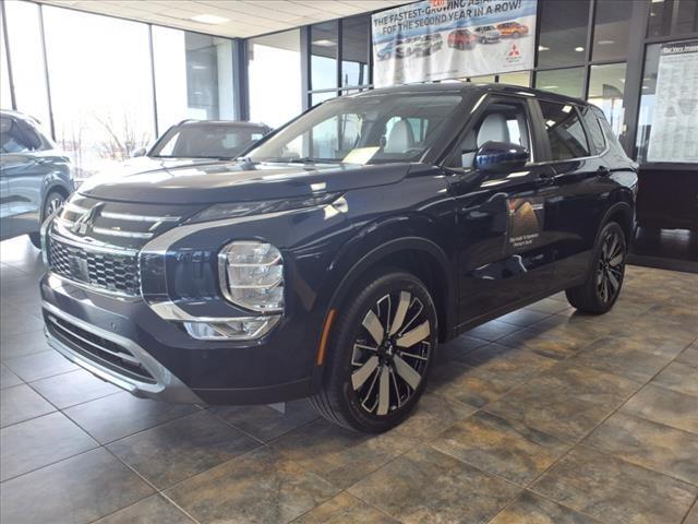 Photo of 2025 Blue Metallic Mitsubishi Outlander