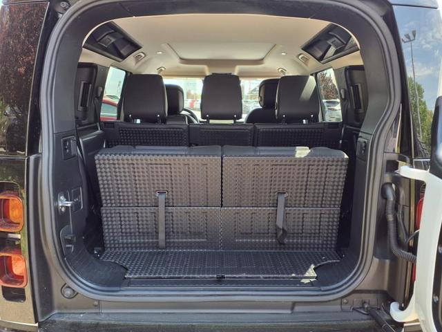 Photo of 2023 Fuji White Land Rover Defender