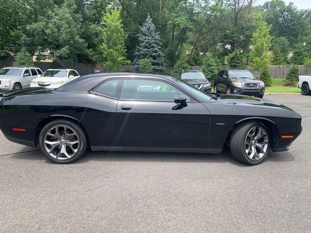 Photo of 2017 Pitch Black Clearcoat Dodge Challenger