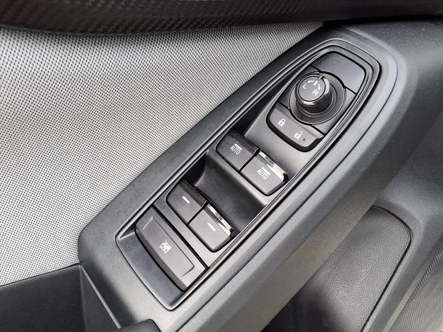 Photo of 2018 Crystal White Pearl Subaru Crosstrek