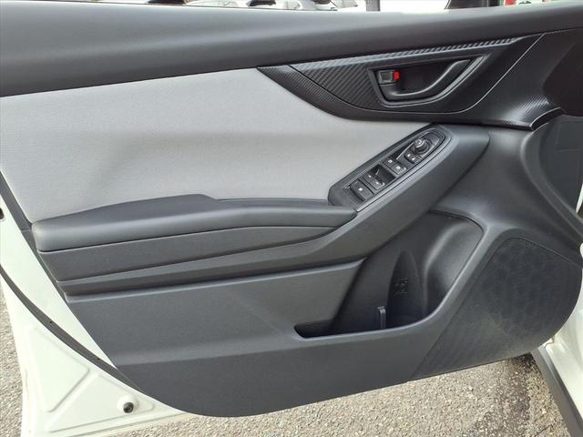Photo of 2018 Crystal White Pearl Subaru Crosstrek