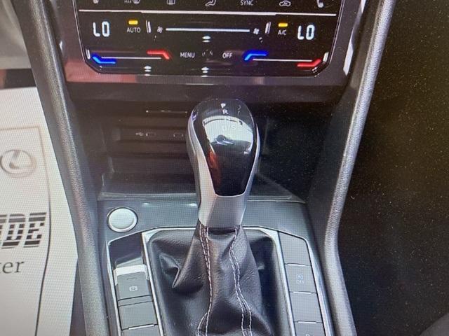 Photo of 2024 Deep Black Pearl Effect Volkswagen Tiguan
