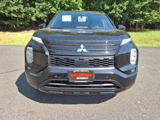 Photo of 2025 Black Mitsubishi Outlander PHEV