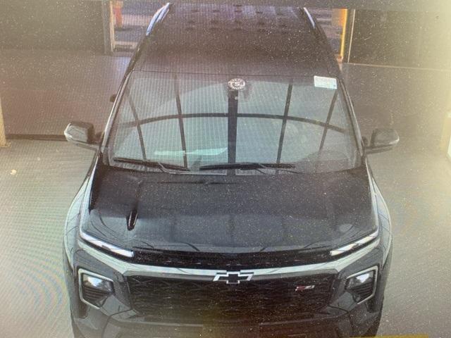 Photo of 2024 Mosaic Black Metallic Chevrolet Traverse