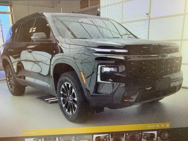 Photo of 2024 Mosaic Black Metallic Chevrolet Traverse