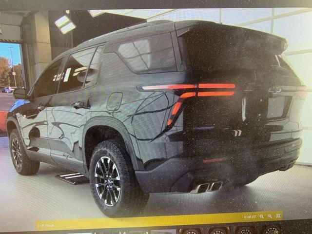 Photo of 2024 Mosaic Black Metallic Chevrolet Traverse